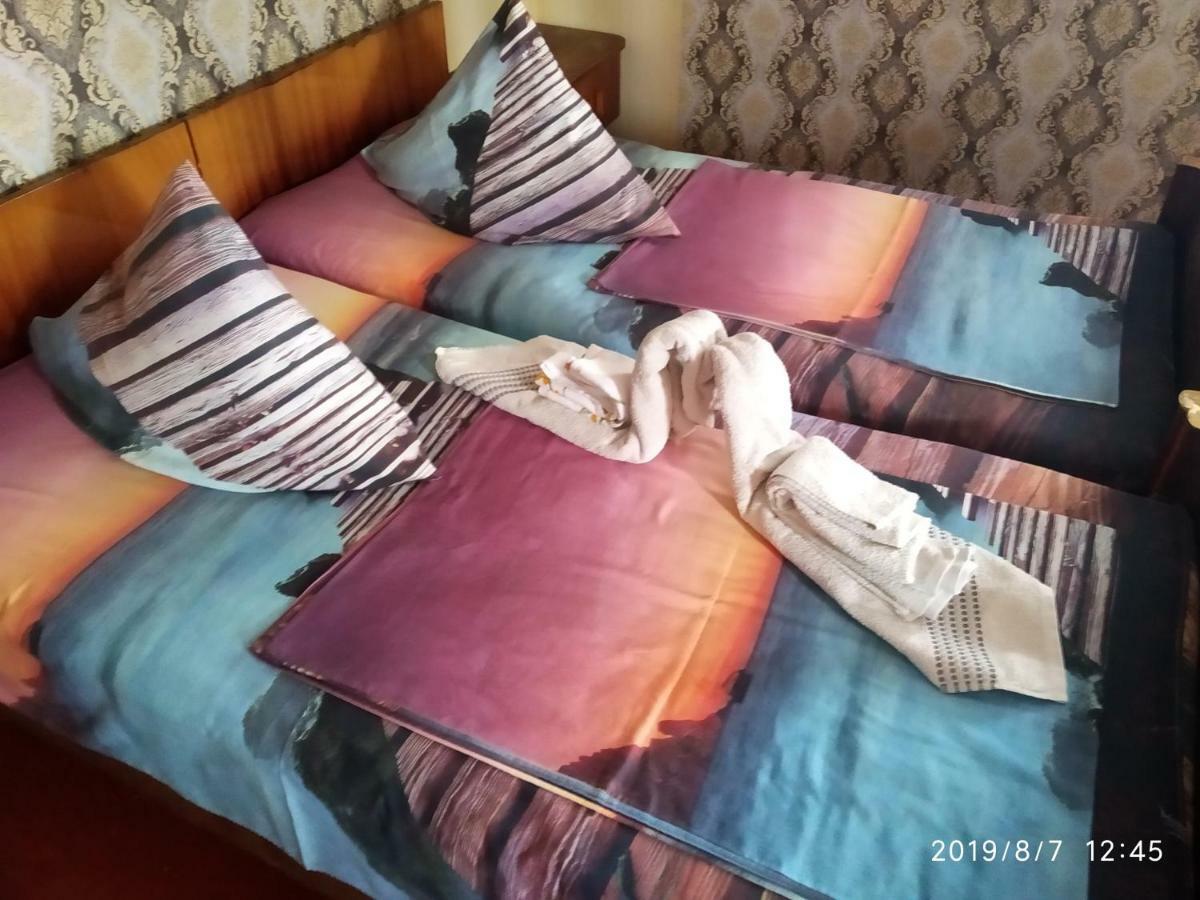 Downtown Guest House Kutaiszi Kültér fotó